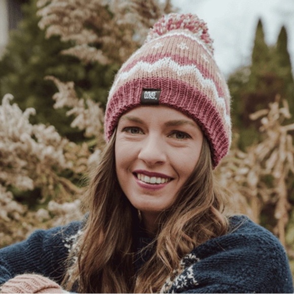 Muk Luks Accessories - MUK LUKS Knit Cuff Pom Pom Beanie